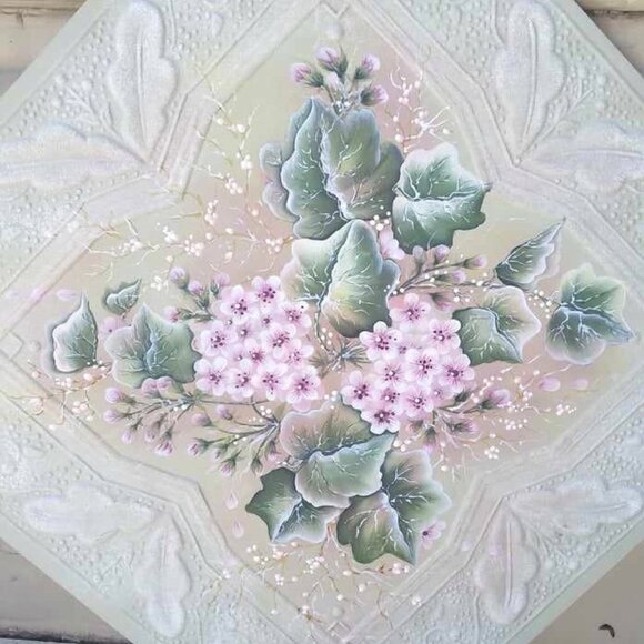 Set of 3 Incredibly Detailed Hand Painted Rococo Style Flowers on Embossed Metal - Picture 7 of 10